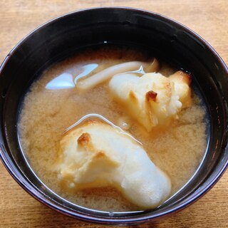 しめじと餅の味噌汁